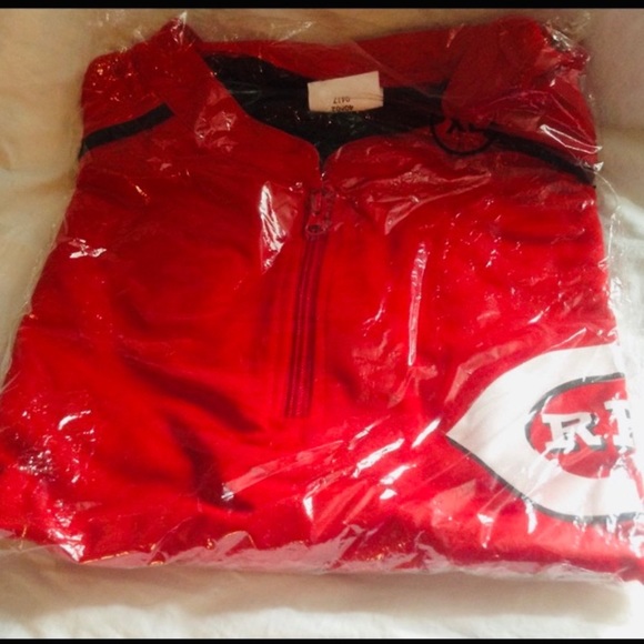 NEW! | Men’s Cincinnati Reds Zip Up Jersey - Picture 10 of 10